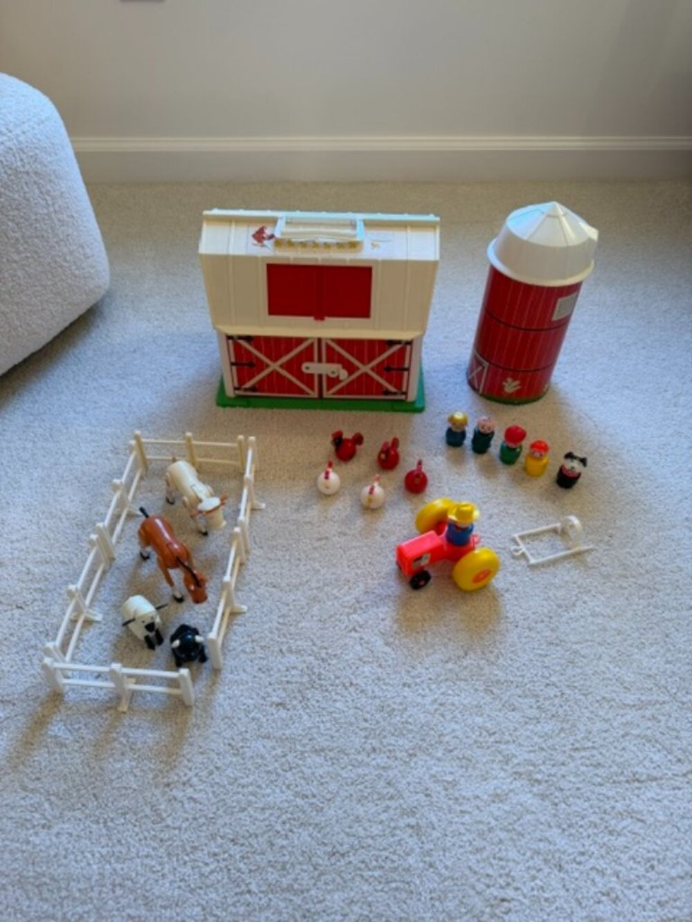 Vintage 1986 Fisher Price 26 Pc Set Little People Farm & Accessories